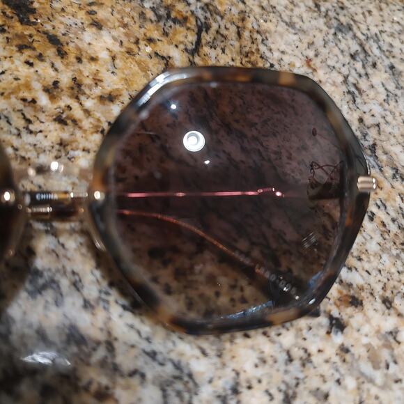 Sonix Willow Sunglasses Womens Oversized Hexagon Gold Frame 500-1860-005 main image 4